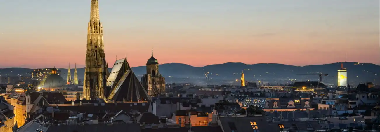 Big Bus City Highlights Night Tour With Live Guide
