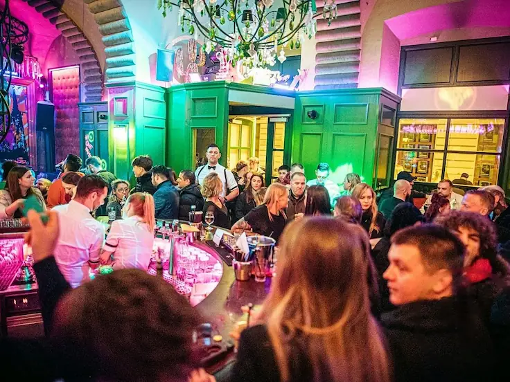 Vienna Pub Crawl And Nightlife Experience